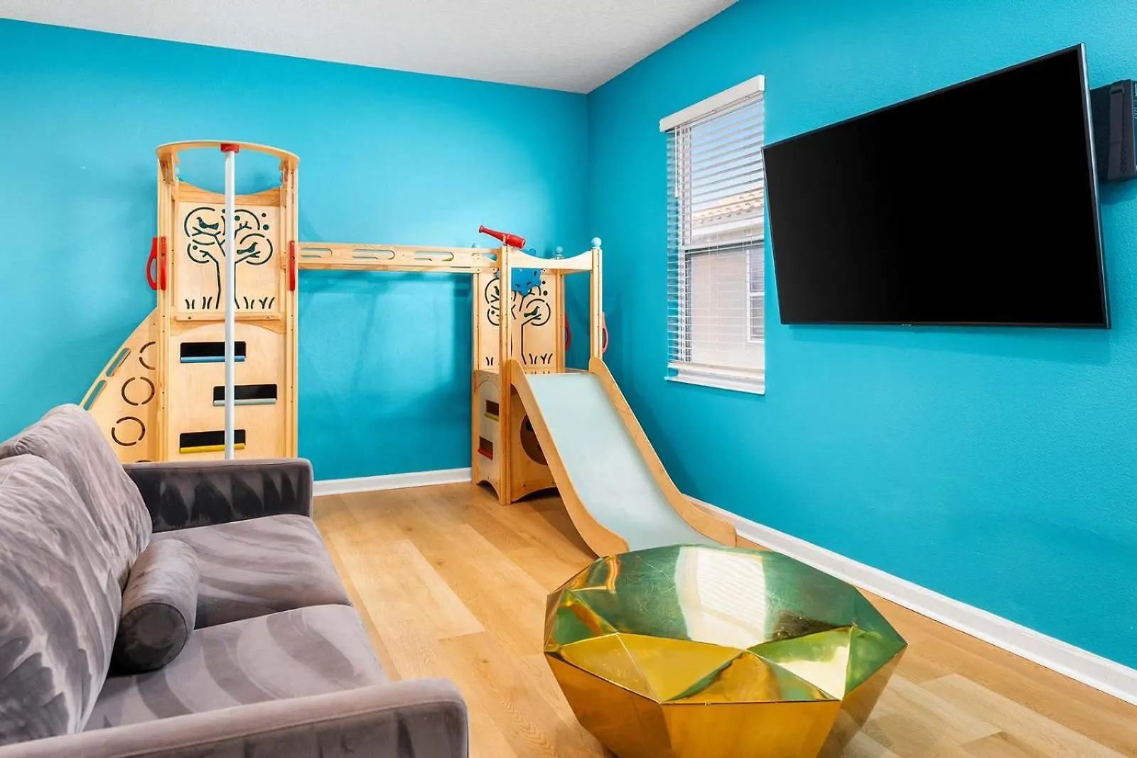Villa Near Parks With Bball Theme Br, Arcade, Theater Davenport